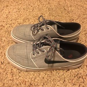 Nike Stefan Janoski boys skateboard shoes